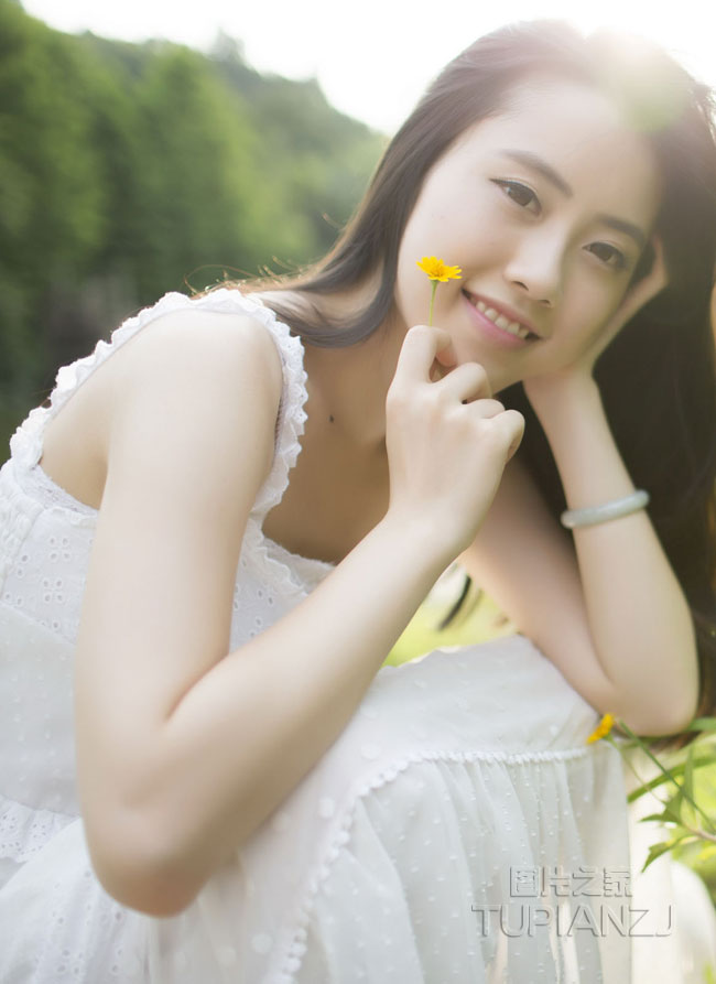 清新夏日里的纯情小姑娘 甜美可爱