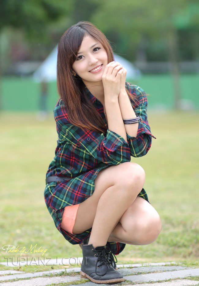 清纯美女钟幸户外清新写真图片