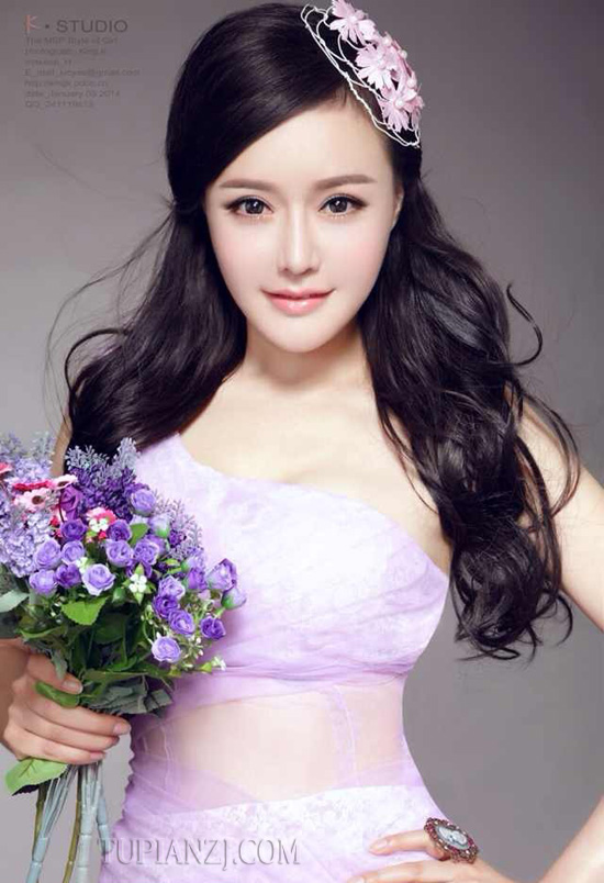 清纯美女范蕊馨居家风情写真