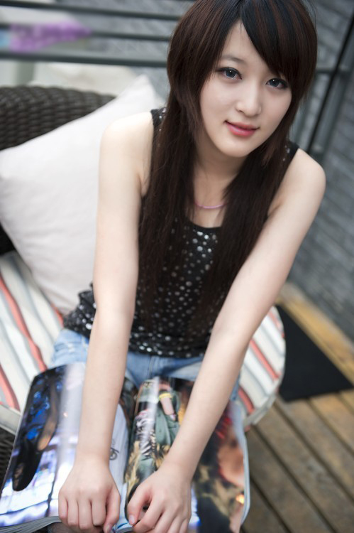 邻家女孩多情初夏性感靓丽写真