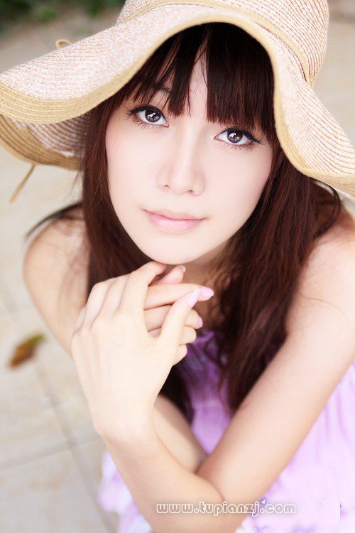 清新美少女夏日户外清凉写真