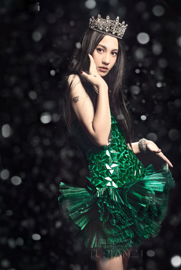 时尚唯美性感美女写真 水晶短裙撩人无比