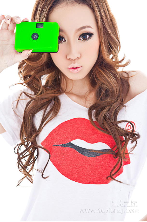 清纯90后性感美女图片 展迷人小蛮腰