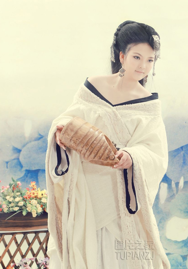 甜美淑女古装写真 尽现小女人柔美气质