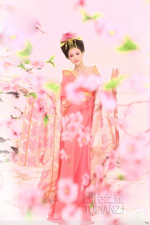 少女魅惑古装写真 笑容优雅尽展甜美范