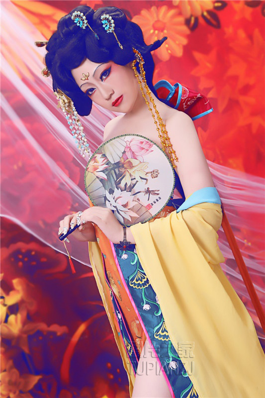大胆古装美女诱人图 长腿白肌魅惑吸睛