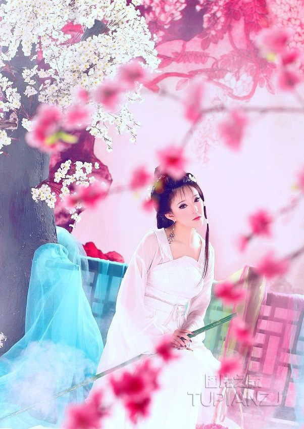 纤弱唯美古装美女图片之黛玉葬花