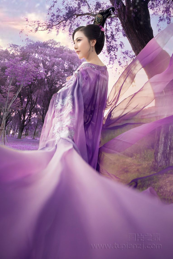 紫色仙灵古装美女图 展唯美舞姿