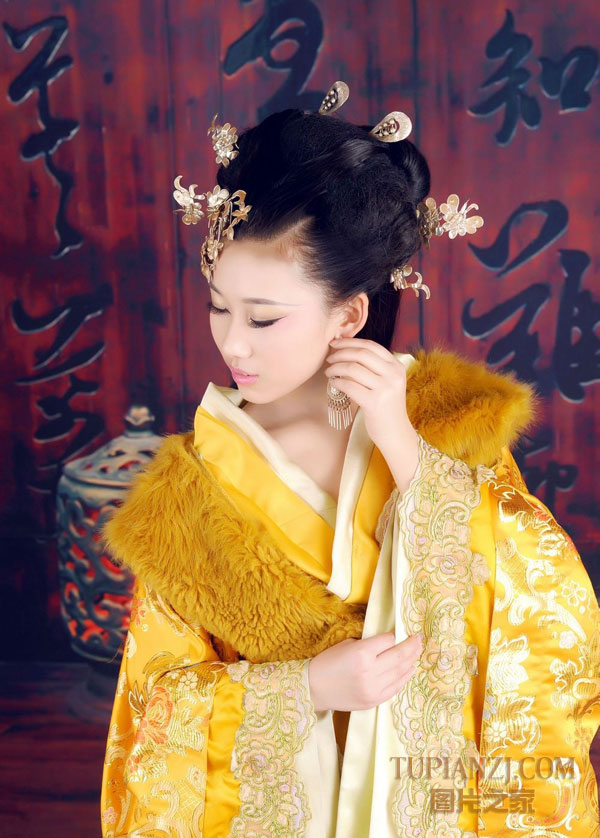 性感古装美女呈现贵妃之美