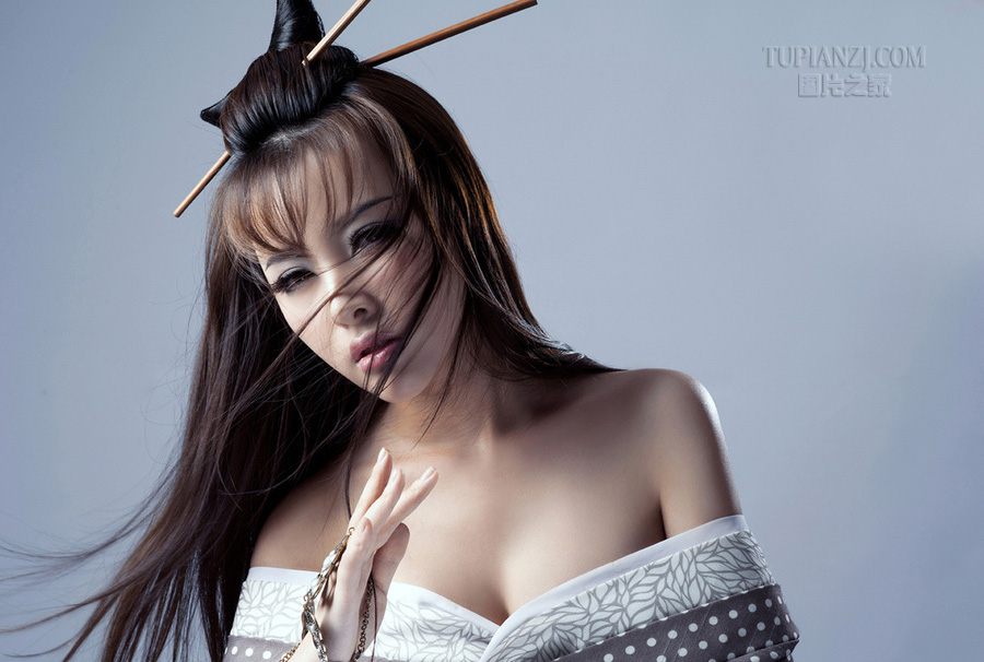 性感古装美女日服写真 妖娆妩媚动人