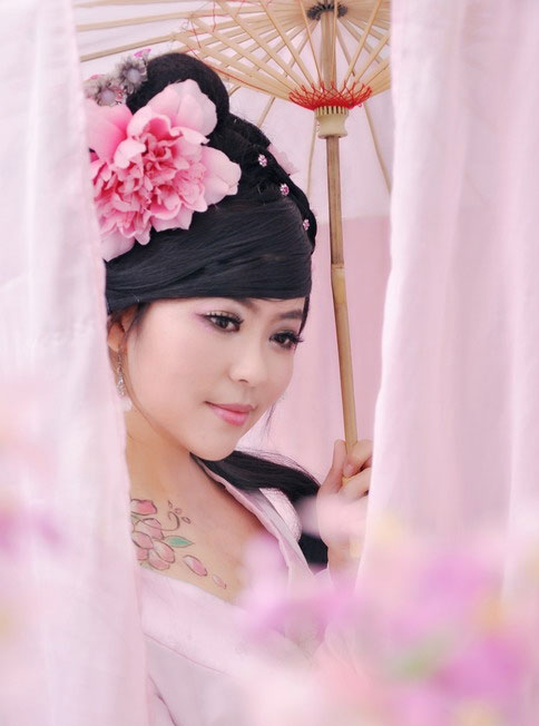 好看的古装美女图片 美女芳菲妩媚