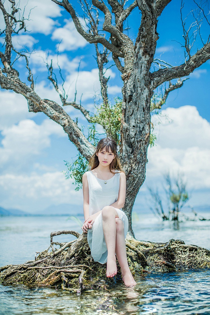 氧气美女室外清新写真