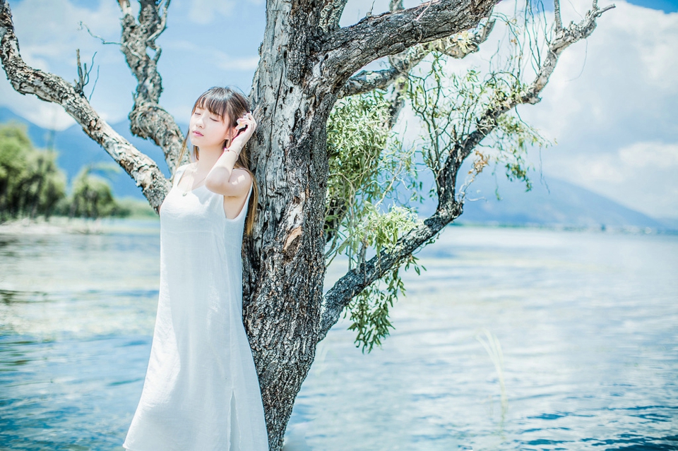 氧气美女室外清新写真