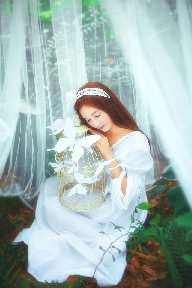 室外小树林纯白长裙唯美仙子性感写真