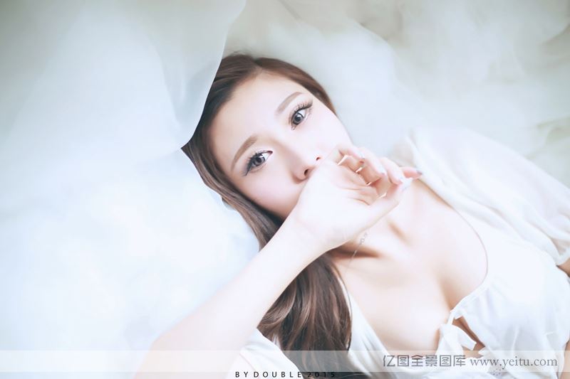 绝色美女小秀性感唯美婚纱图片