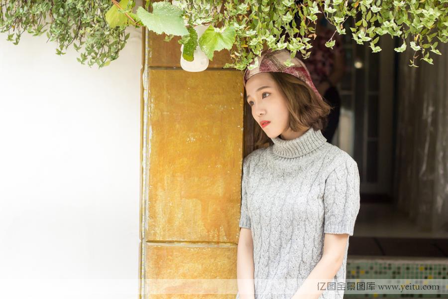 气质韩范女生秋日街头清纯写真
