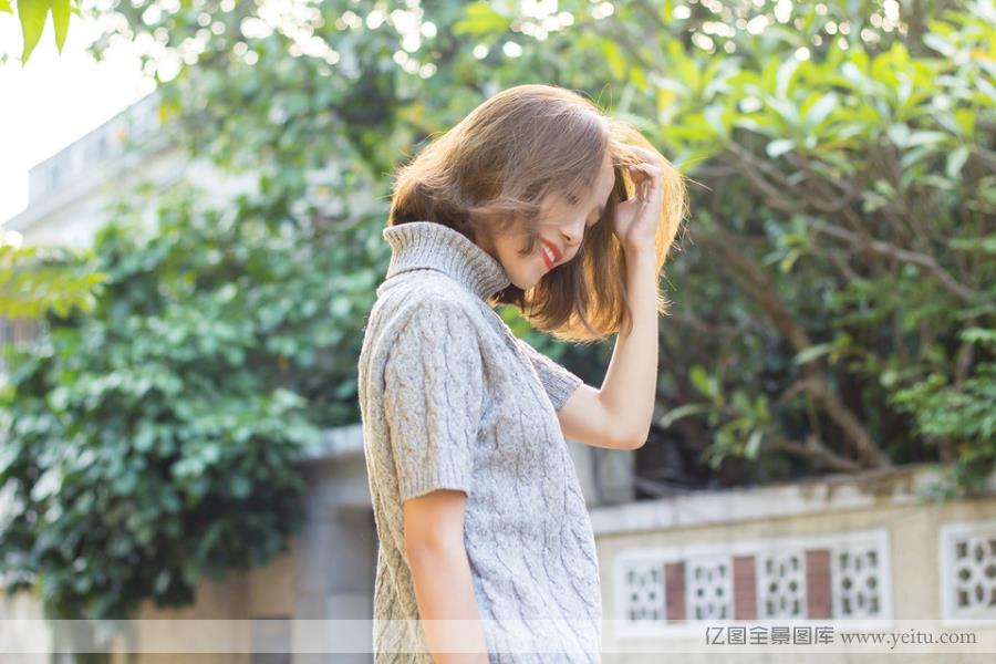 气质韩范女生秋日街头清纯写真