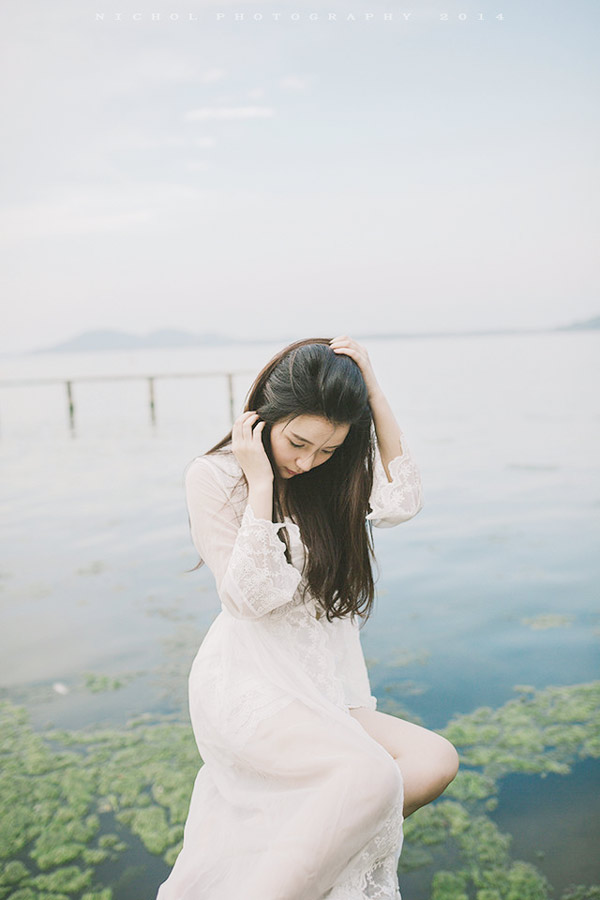 飘逸的长裙动人的面容
