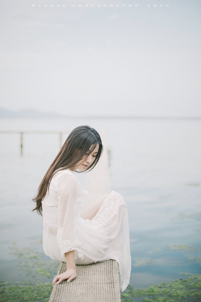 飘逸的长裙动人的面容