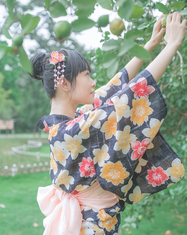 清纯可爱的和服少女