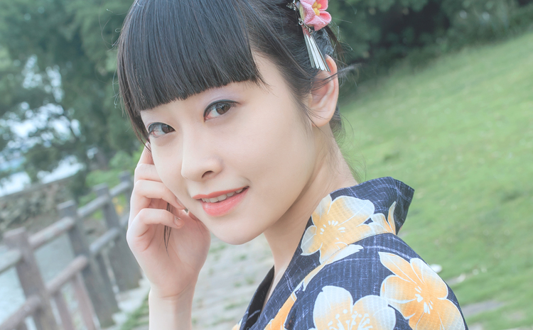 清纯可爱的和服少女