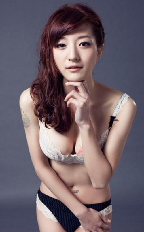 90后篮球宝贝王瑶萱迷人照
