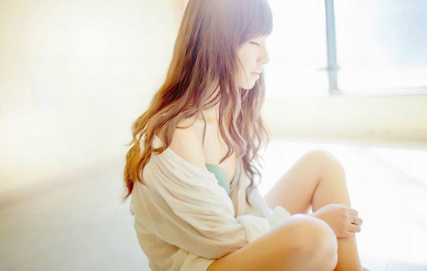 美少女的纯白私房诱惑写真
