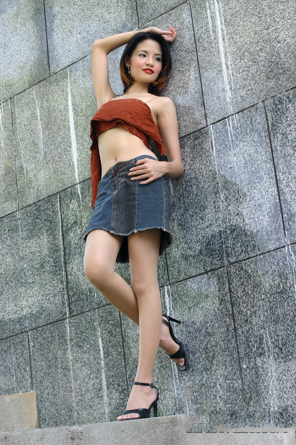 性感Sugar红色抹胸美腿写真