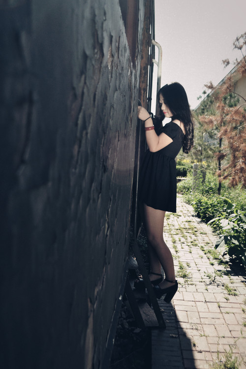 丰满迷人的妖娆少妇写真