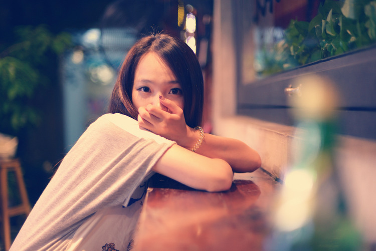 炎炎夏日下的清纯的糖果少女