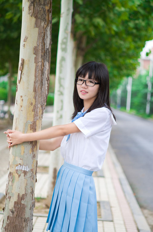 清新可爱的学生妹