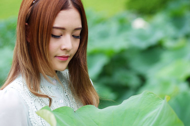 像蒲公英一样的女