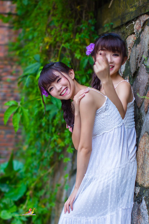 清纯少女雨中飘荡的回忆