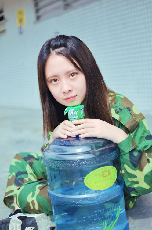 清纯可爱的军训女神