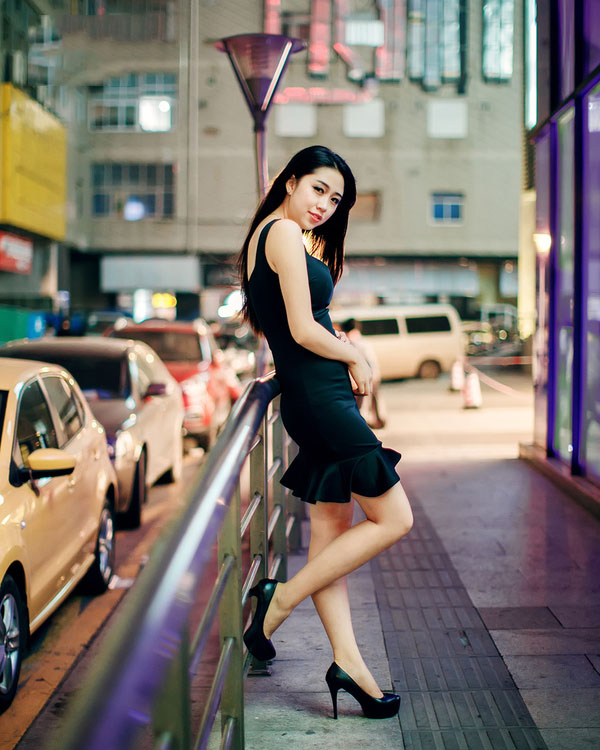 妖娆翘臀美女的迷人夜晚