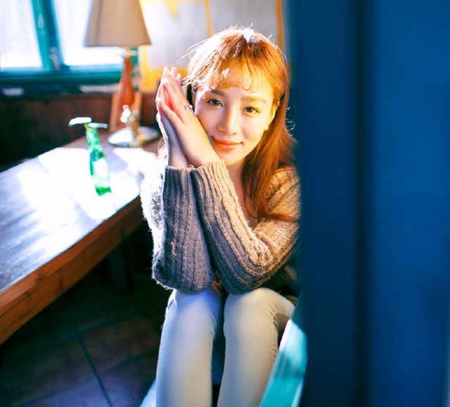 光鲜的背后少女甜美迷人