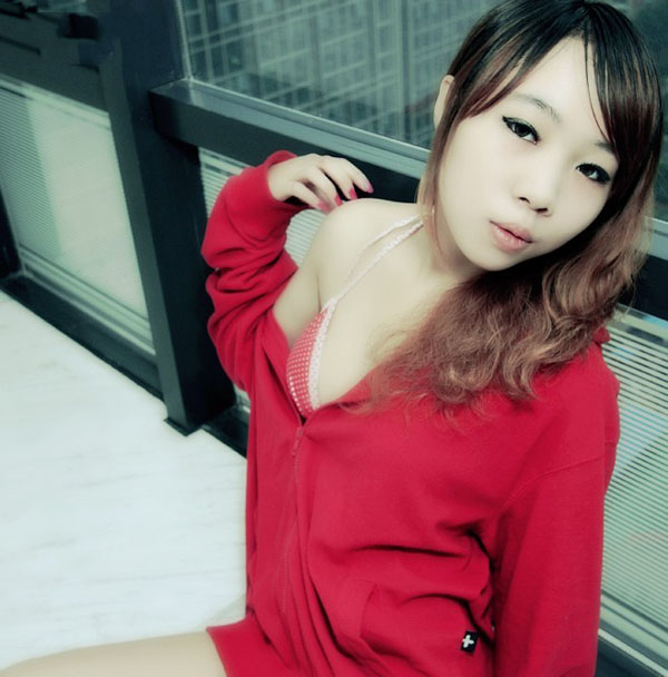 诱惑美妞的私房艳照