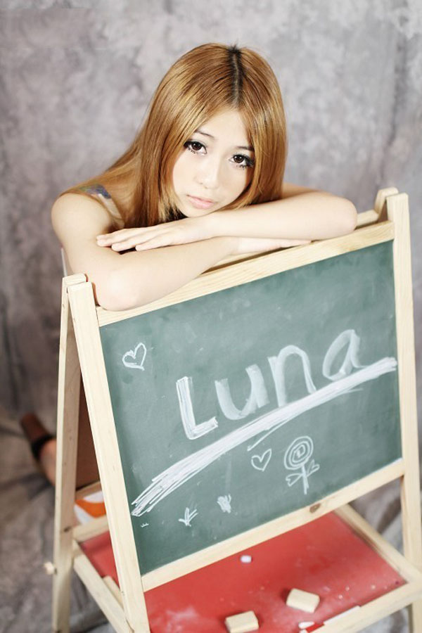 Luna金色可爱甜美迷人