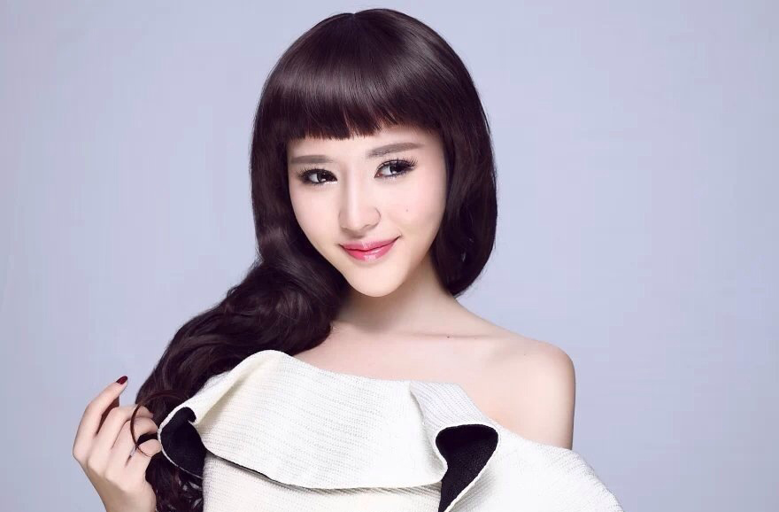 嫩模李昔雨甜美笑容温暖人心