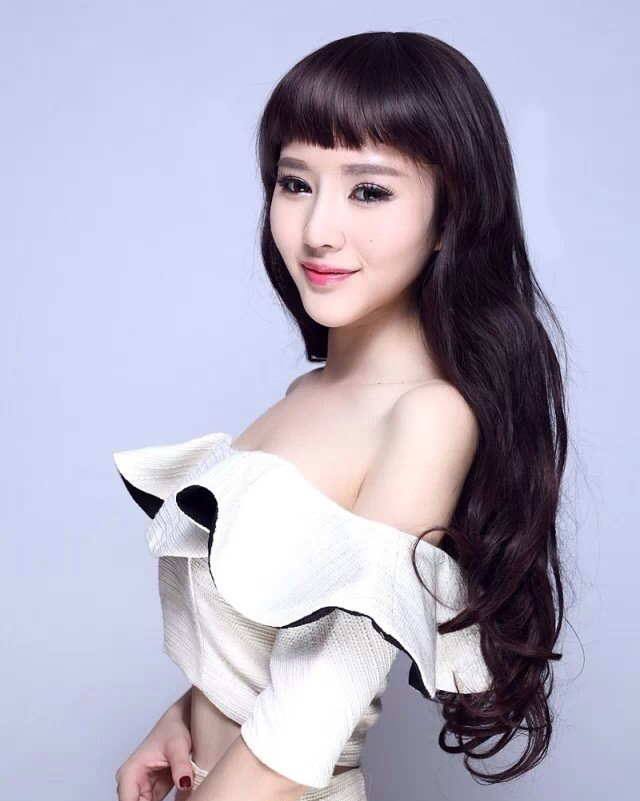 嫩模李昔雨甜美笑容温暖人心