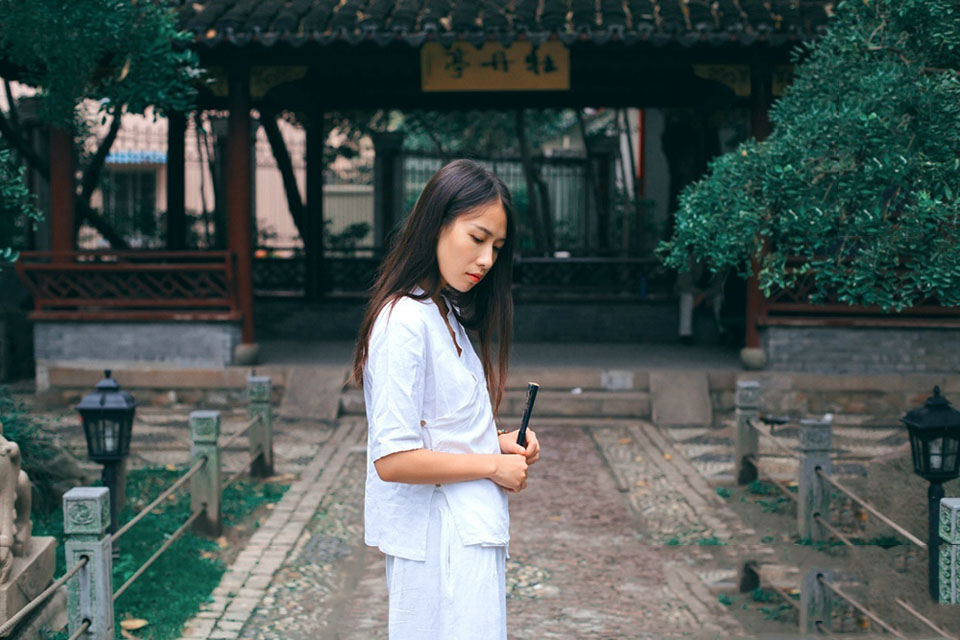 白色青丝清纯迷人诱惑