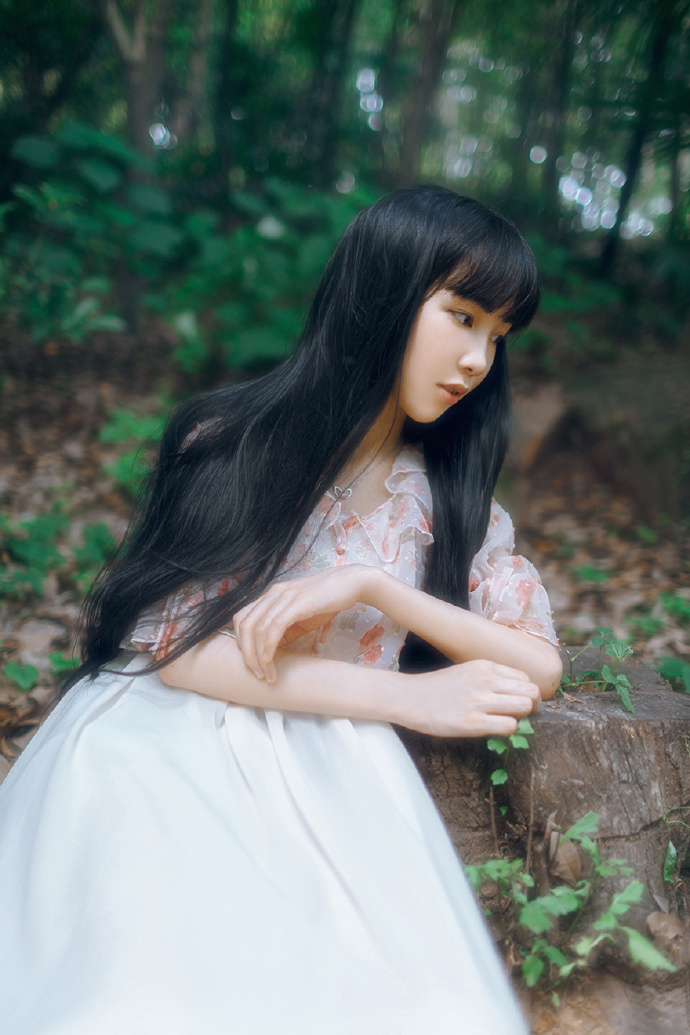 清甜女生的户外可爱