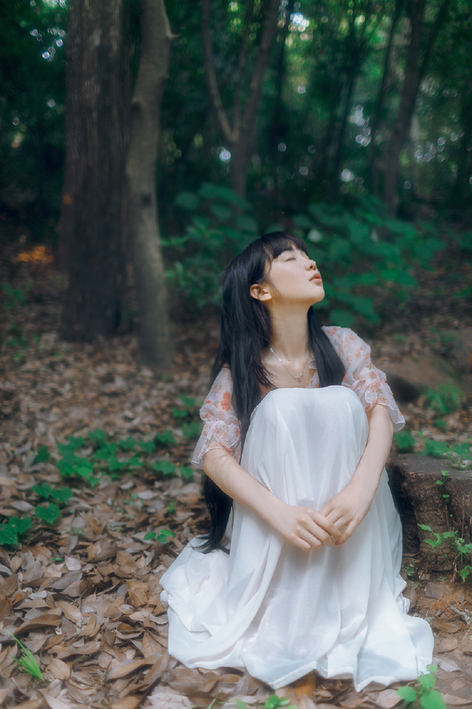 清甜女生的户外可爱