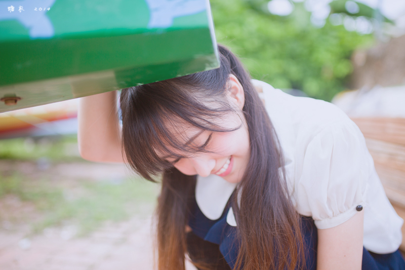 甜美可爱的邻家姑娘