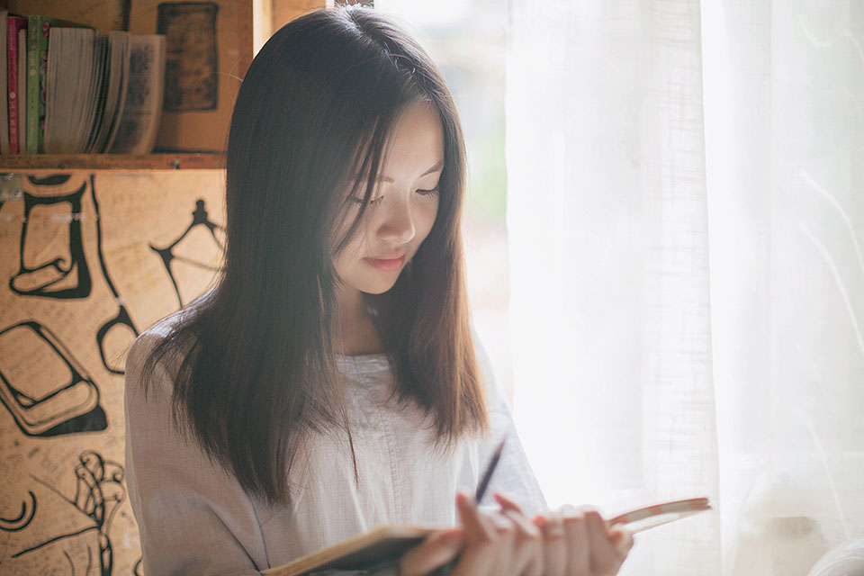 甜美姑娘的可爱面容