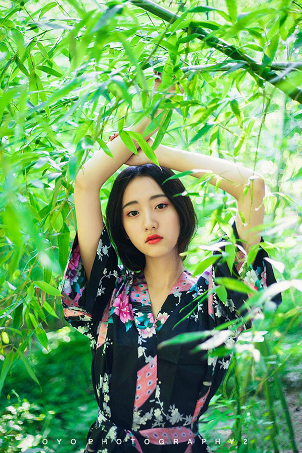 绿野踪影的古典优雅少女