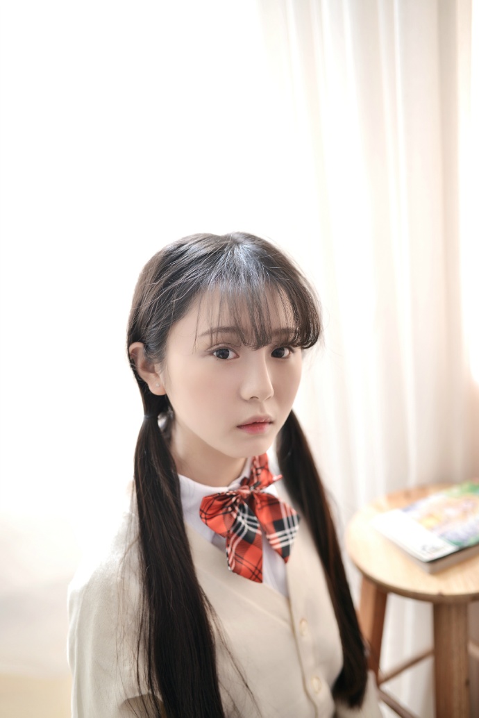 清纯校花的甜蜜容颜