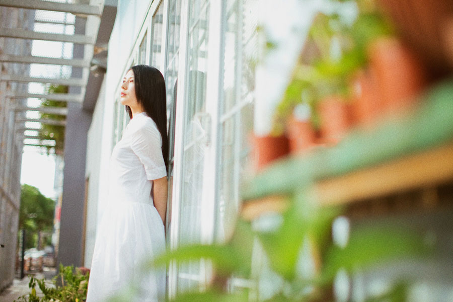 八月咖啡馆的纯美少女