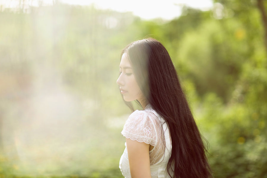 清纯少女的休闲夏日