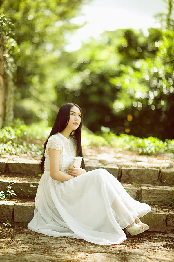 清纯少女的休闲夏日